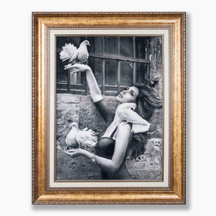 تابلو فرش دستبافت طرح دختر کبوتر باز کد 741341